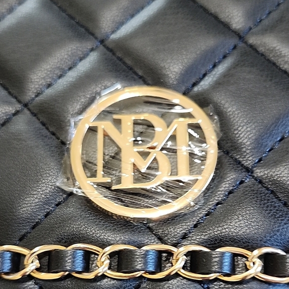 Badgley Mischka Black and Gold Quilted Chain Bag - Picture 5 of 9